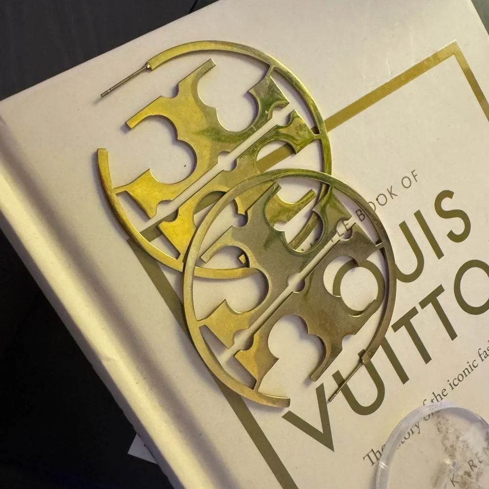 Tory Burch hoop earrings, gold plated, small imperfection as shown in photo. - Picture 3 of 10